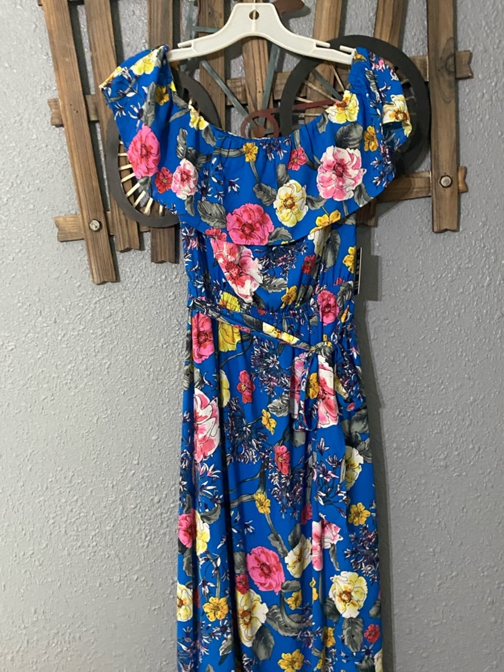 Express NWT XS gorgeous dress